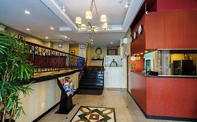 Sky Hotel Flushing/Laguardia Airport